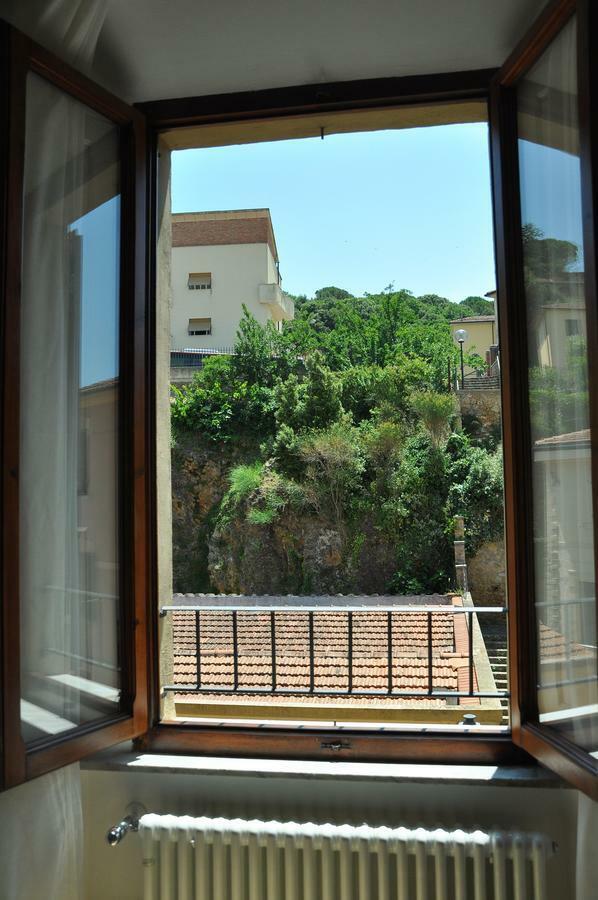 Al 32 B&B Massa Marittima Exteriör bild