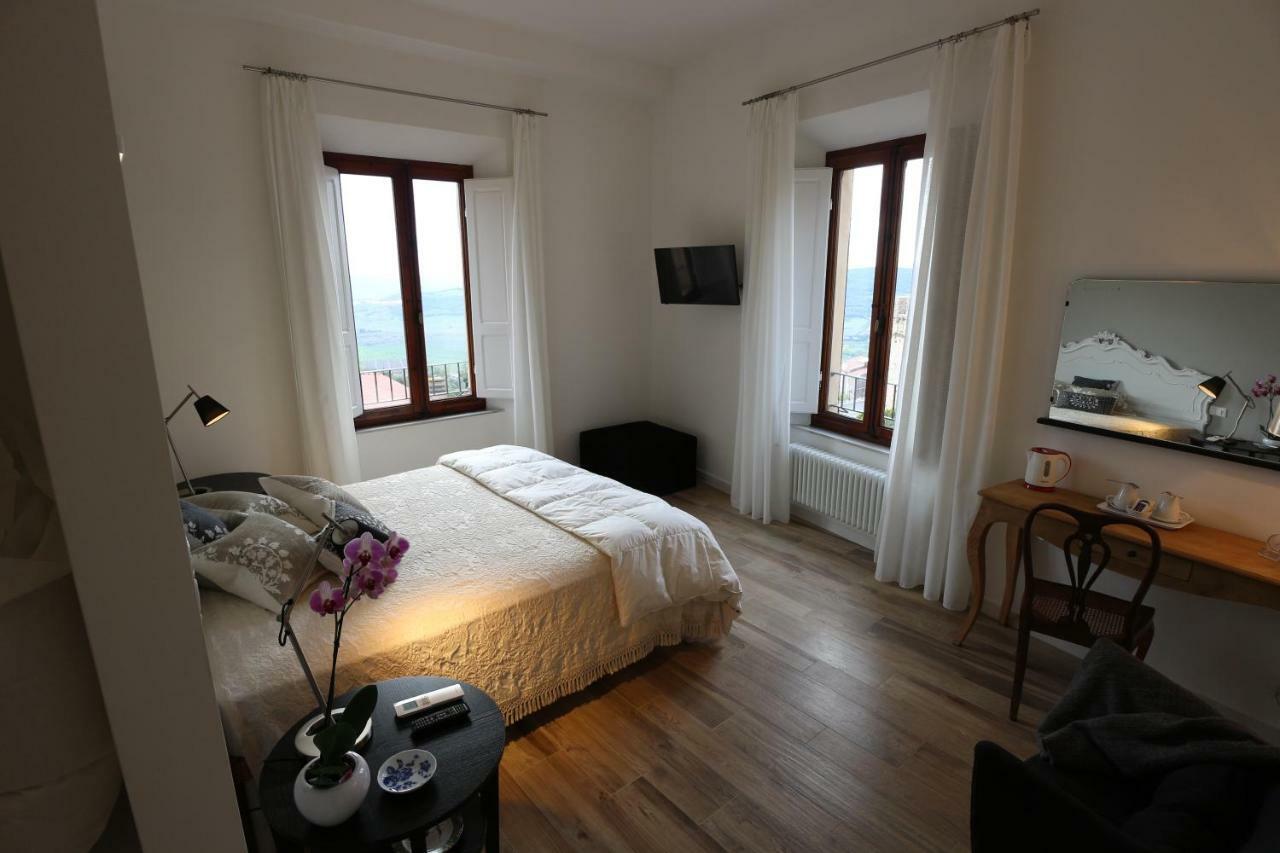 Al 32 B&B Massa Marittima Exteriör bild