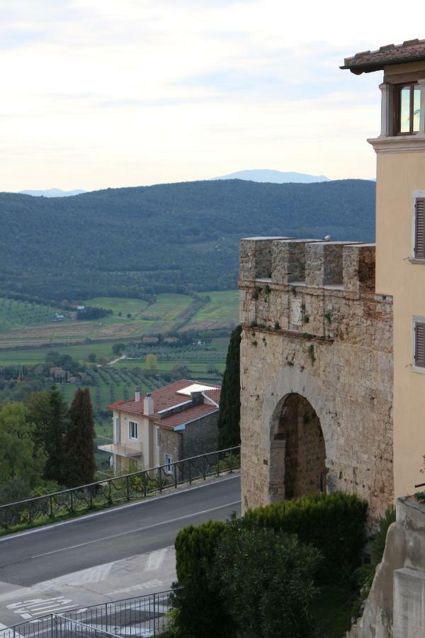 Al 32 B&B Massa Marittima Exteriör bild